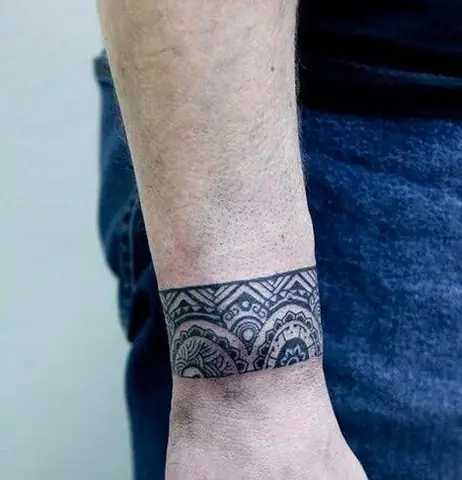 Hình Xăm Maories Cổ Tay