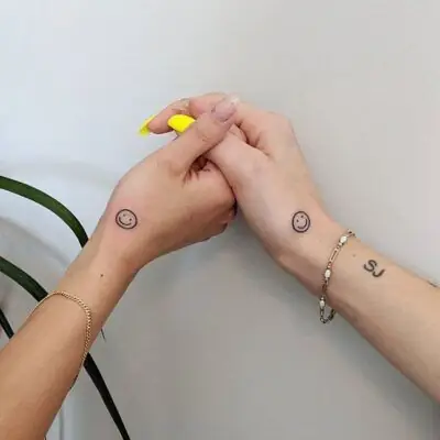 Hình Xăm Mặt Cười Mini Dành Cho Tình Bạn Và Tình Yêu