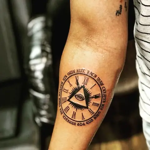 Hình Xăm Mắt Thần Horus Tam Giác Hình Xăm Mắt Thần Horus Tam Giác
