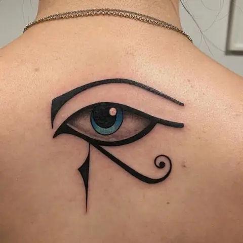 Hình Xăm Mất Thần Horus Sau Gáy Hình Xăm Mất Thần Horus Sau Gáy