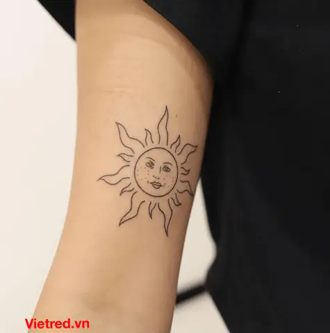 Hình Xăm Mặt Trời Đơn Giản