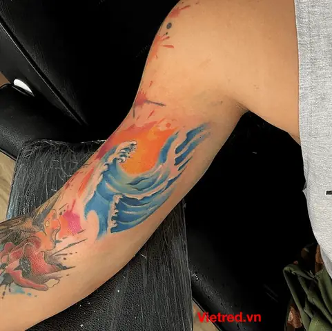 Hình Xăm Sóng Và Mặt Trời