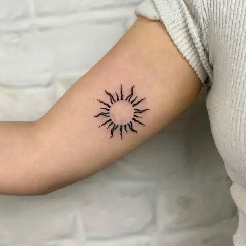 Hình Ảnh Cho Hình Xăm Mặt Trời Sau Gáy: