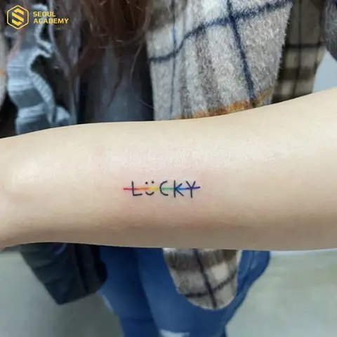 Hình Xăm Chữ Nhiều Màu