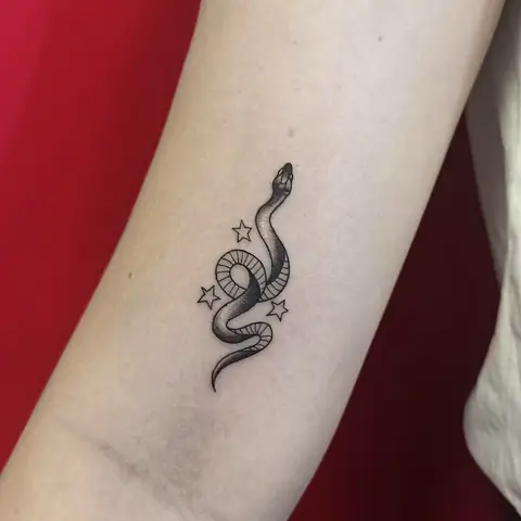 Hình Xăm Medusa Mini