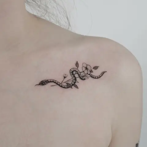 Hình Xăm Medusa Mini