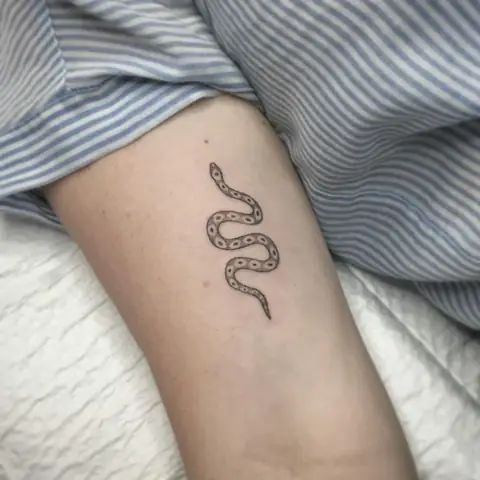 Hình Xăm Medusa Mini