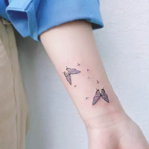 Hình Xăm Bướm Nhỏ Ở Cẳng Tay