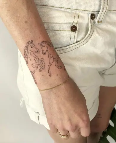 Hình Xăm Ngựa Mini Cho Nữ