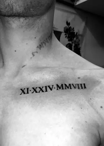 Hình Xăm Chữ Ở Ngực Nam Nhỏ Biểu Tượng La Mã
