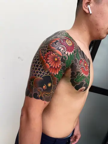 Hình Xăm Nhật Cổ Từ Nữa Cánh Tay Qua Ngực
