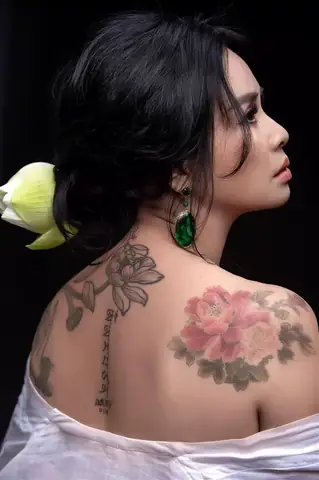 Hình Ảnh Cho Hình Xăm Nửa Lưng Trên Đẹp Cho Nữ: