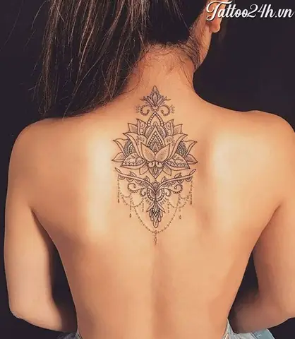 Hình Ảnh Cho Hình Xăm Nửa Lưng Trên Đẹp Cho Nữ: