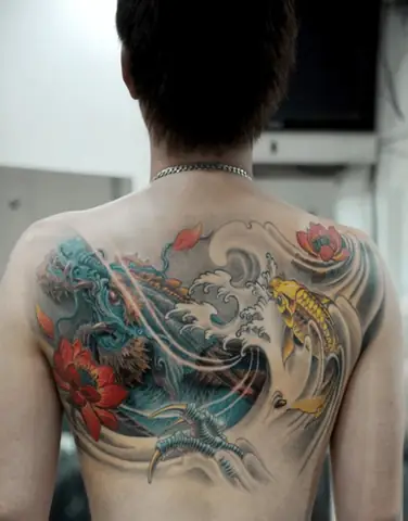 Hình Ảnh Cho Hình Xăm Nửa Lưng Trên Đẹp Cho Nữ: