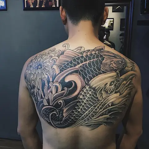 Hình Ảnh Cho Hình Xăm Nửa Lưng Trên Đẹp Cho Nữ: