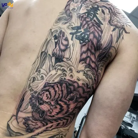 Tổng Hợp Những Hình Xăm Nửa Lưng Đẹp Siêu Ngầu, Siêu Mới Mẻ