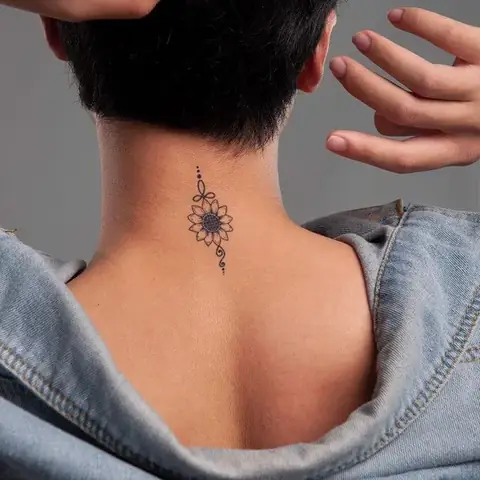 Hình Xăm Ở Cổ Gáy Có Đau Không? Hình Xăm Ở Cổ Gáy Có Đau Không?