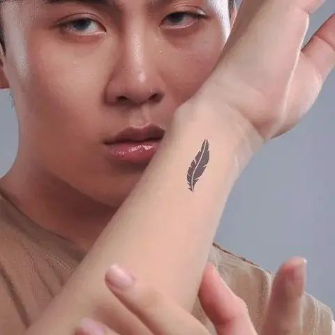Hình Xăm Ở Cổ Gáy Có Đau Không? Hình Xăm Ở Cổ Gáy Có Đau Không?