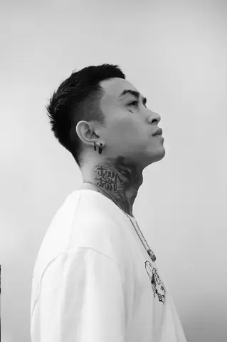 Hình Xăm Ở Cổ Gáy Có Đau Không? Hình Xăm Ở Cổ Gáy Có Đau Không?