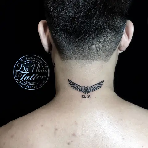 Hình Xăm Ở Cổ Gáy Có Đau Không? Hình Xăm Ở Cổ Gáy Có Đau Không?