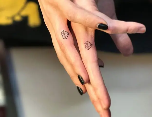 Hình Xăm Ở Ngón Tay Cho Các Cặp Đôi