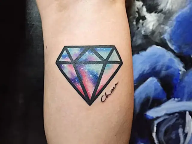 Hình Xăm Kim Cương Phối Màu