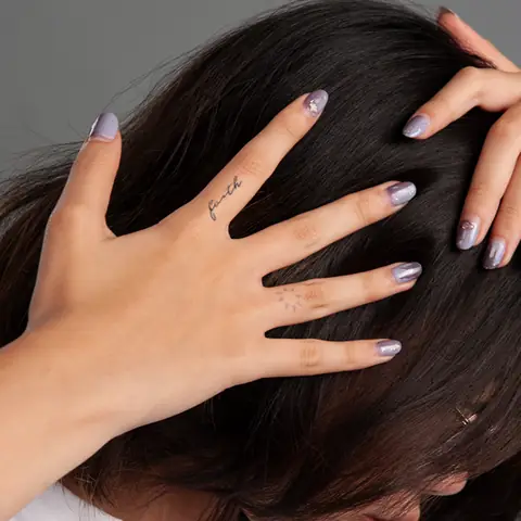 Hình Xăm Chữ Đẹp Cho Nữ Ở Ngón Tay