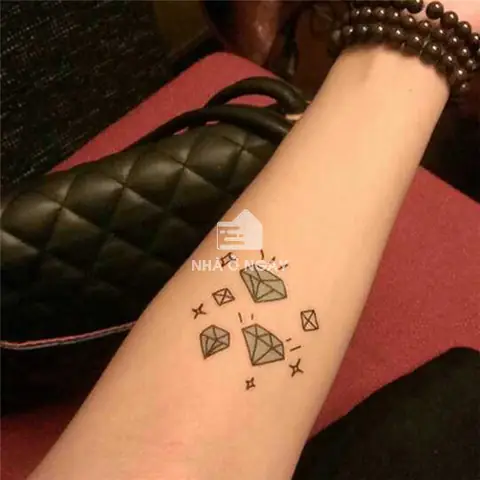 Hình Xăm Kim Cương: Biểu Tượng Của Sự Chỉ Đường, Dẫn Lối Hình Xăm Kim Cương: Biểu Tượng Của Sự Chỉ Đường, Dẫn Lối