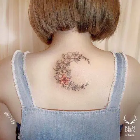 Hình Ảnh Cho Hình Xăm Mini Sau Lưng Nữ: