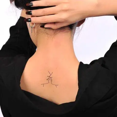 Hình Ảnh Cho Hình Xăm Mini Sau Lưng Nữ: