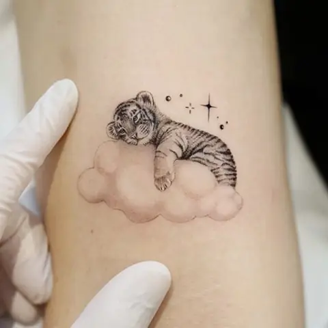 Hình Ảnh Cho Hình Xăm Sư Tử Mini Cute: Hình Ảnh Cho Hình Xăm Sư Tử Mini Cute: