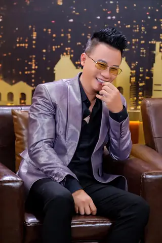 Nam Sao Việt Xăm Hình Vợ Con Lên Tay Để Giữ Mình Khỏi "cám Dỗ"