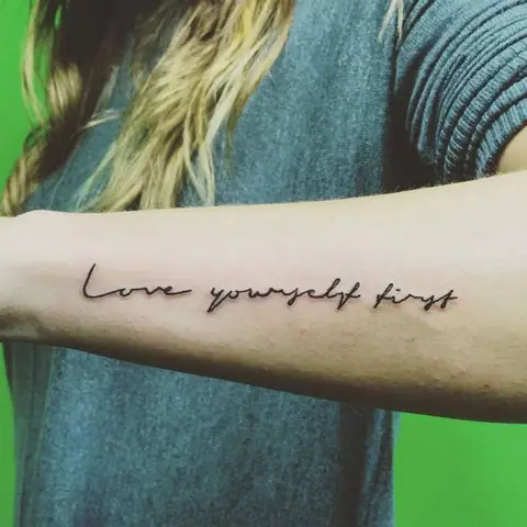 Xăm Chữ Với Lời Nhắn Nhủ Bản Thân “love Yourself First”, “you Are Exceptional”