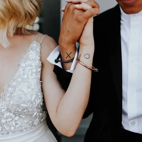 Hình Xăm Cho Các Cặp Đôi Vợ Chồng Có Ý Nghĩa Gì?
