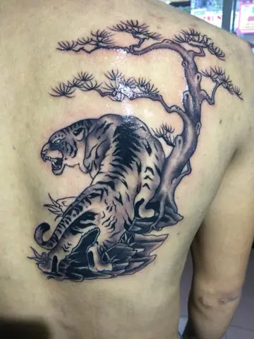Hình Xăm Hổ Lên Núi