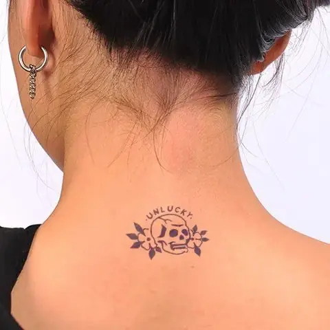 Hình Xăm Chữ Ở Cổ