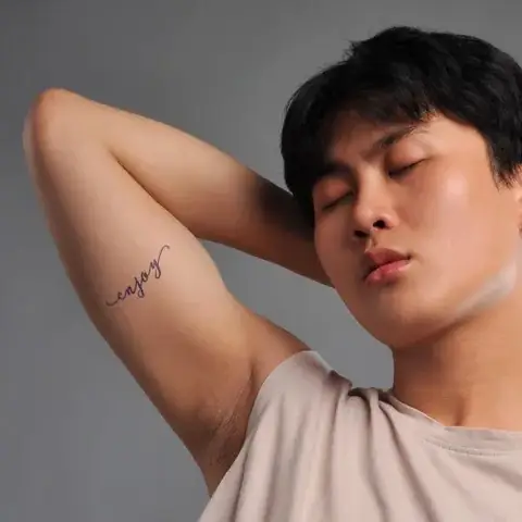 Hình Xăm Chữ Ở Bắp Tay