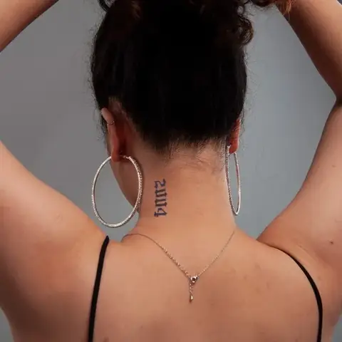 Hình Xăm Chữ Số Ở Cổ