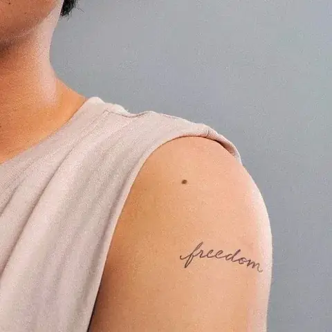 Hình Xăm Chữ Đẹp Cho Nam Ở Bắp Tay