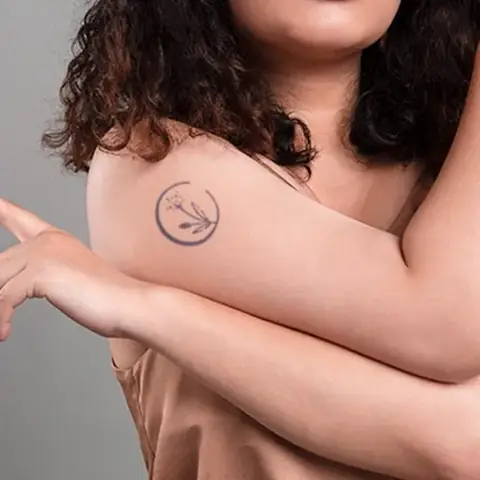 Hình Xăm Hoa Lá Cành Đẹp Ở Bả Vai Cho Nữ