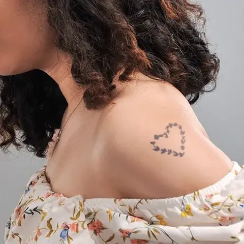 Hình Xăm Hoa Lá Cành Đẹp Ở Bả Vai Cho Nữ