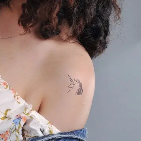 Những Hình Xăm Thú Cưng Đẹp Ở Bả Vai Cho Nữ