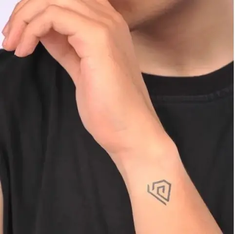 Hình Xăm Kim Cương May Mắn Cho Nam