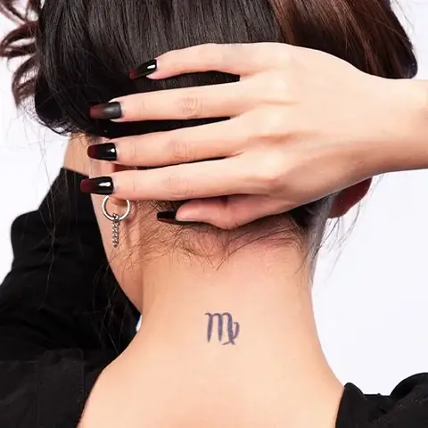 Hình Xăm Mini Đẹp Của Nữ Ở Gáy