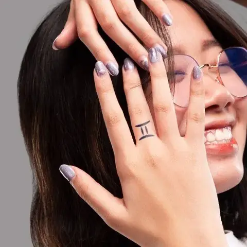 Hình Xăm Mini Đẹp Cho Nữ Ở Ngón Tay