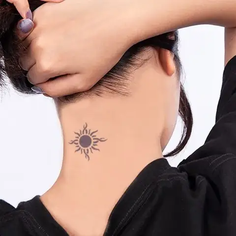 Những Hình Xăm Nhỏ Đẹp Sau Gáy Những Hình Xăm Nhỏ Đẹp Sau Gáy