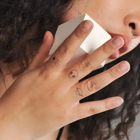 Những Hình Xăm Đẹp Nhỏ Ở Ngón Tay Những Hình Xăm Đẹp Nhỏ Ở Ngón Tay