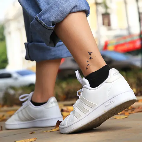 Những Hình Xăm Đẹp Nhỏ Ở Mắt Cá Chân Những Hình Xăm Đẹp Nhỏ Ở Mắt Cá Chân