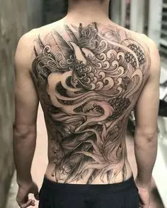 Khám Phá Vẻ Đẹp Hình Xăm Phượng Hoàng Nửa Lưng: Nhẹ Nhàng Mà Vẫn Ấn Tượng