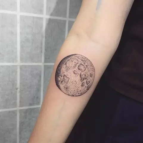 Hình Xăm Mặt Trăng Mini